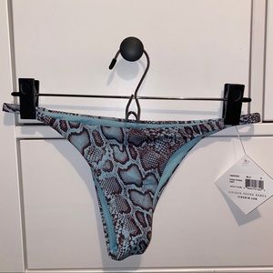 Cheeky bikini bottom